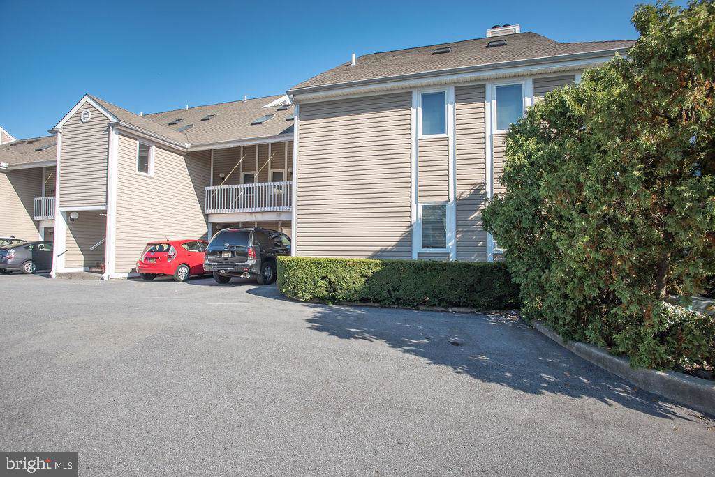 600-UNIT Ford Avenue - Photo 1