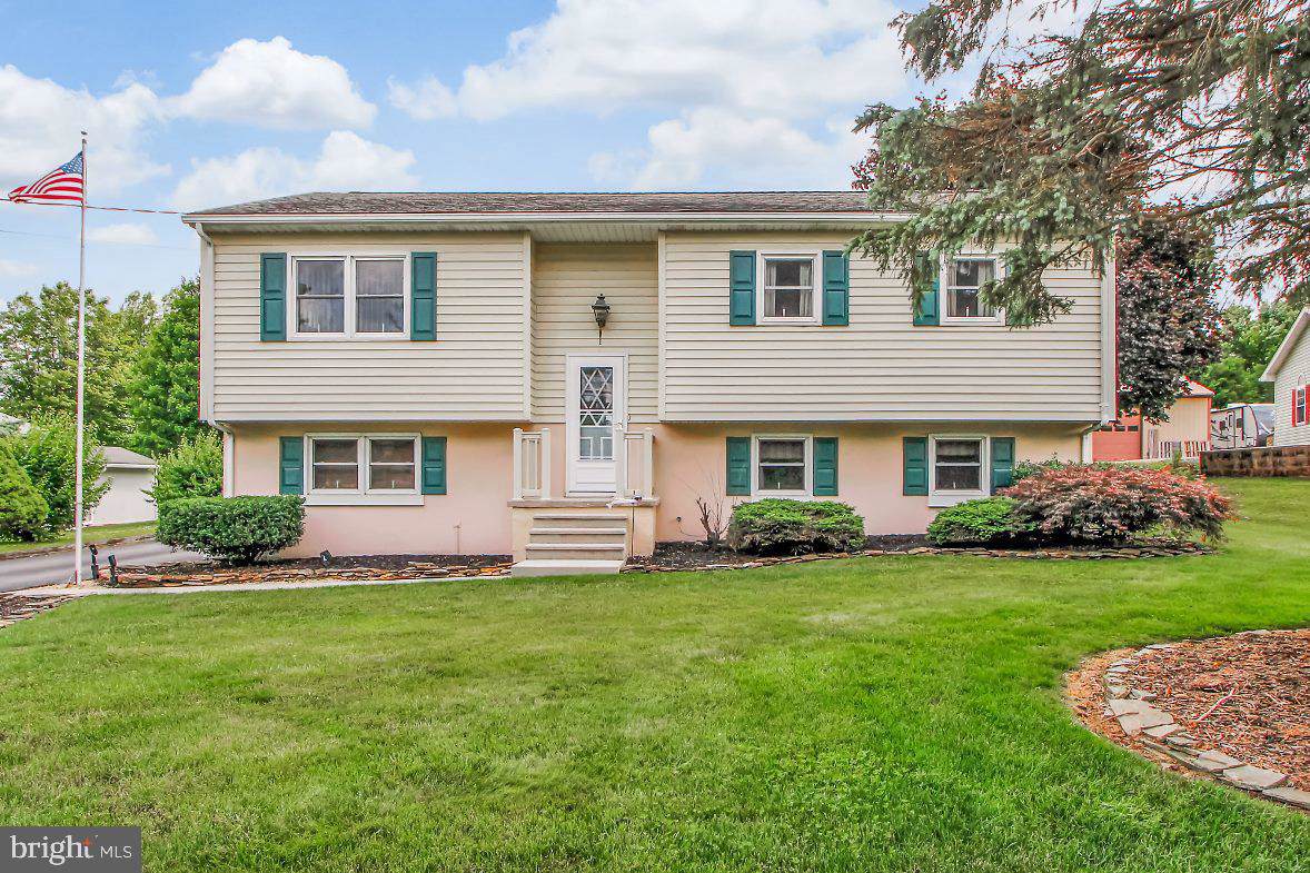 328 Park Heights Boulevard - Photo 1