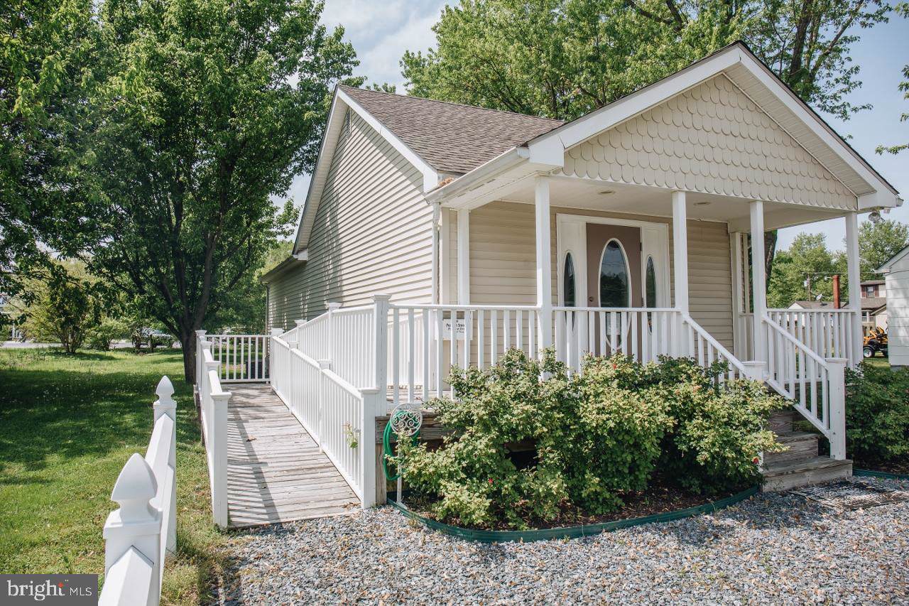 5304 Cedar Drive - Photo 1