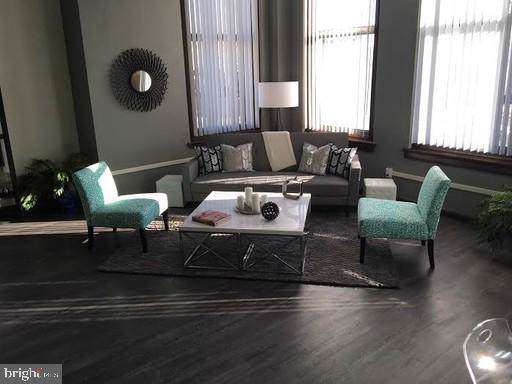 523 Broad Street - Photo 1