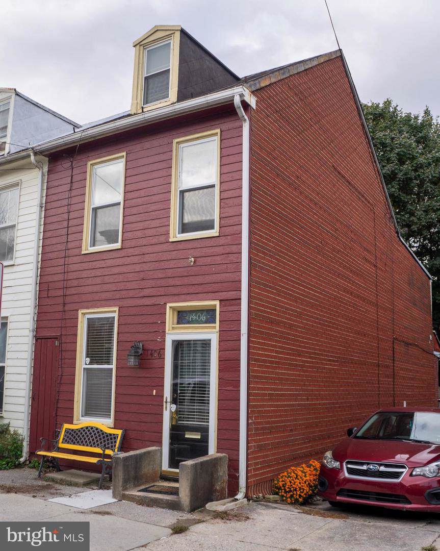 1406 Green Street - Photo 1