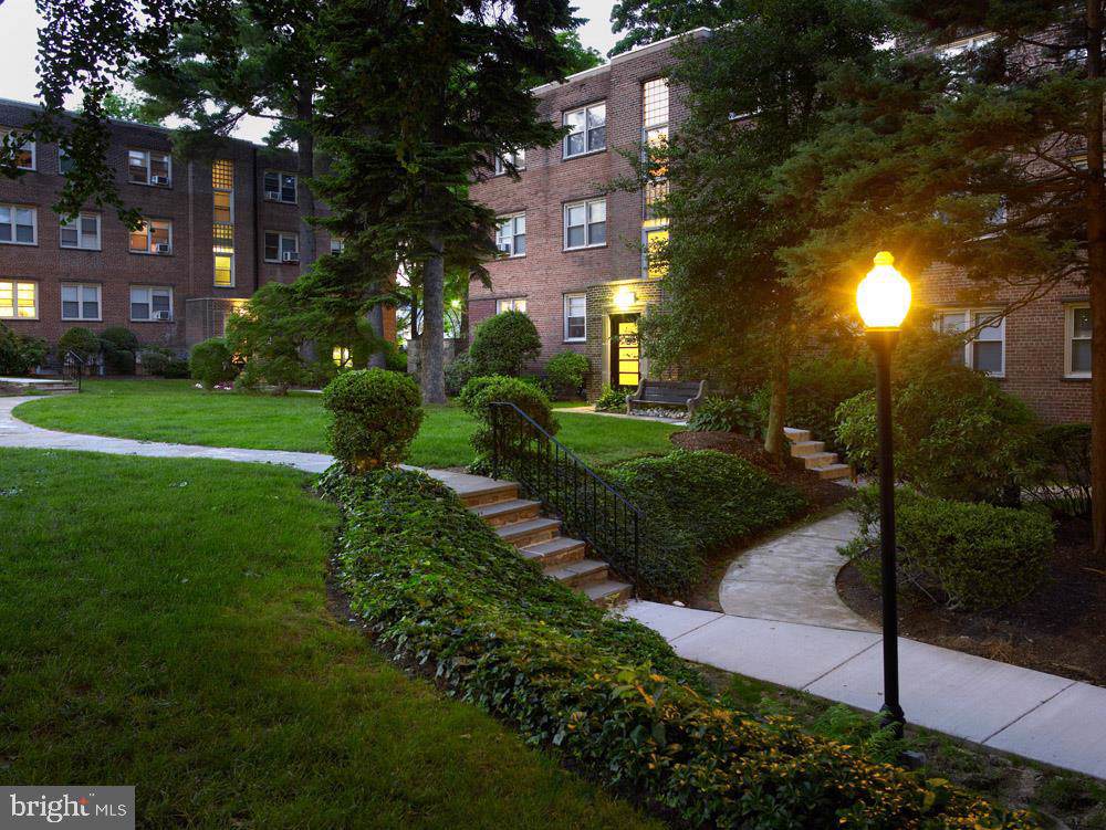 214 Price Avenue - Photo 1
