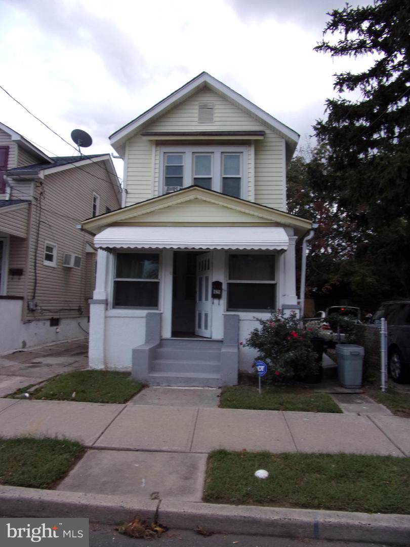 625 Norway Avenue - Photo 1