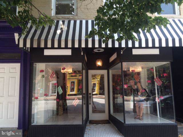 1132 Charles Street - Photo 1
