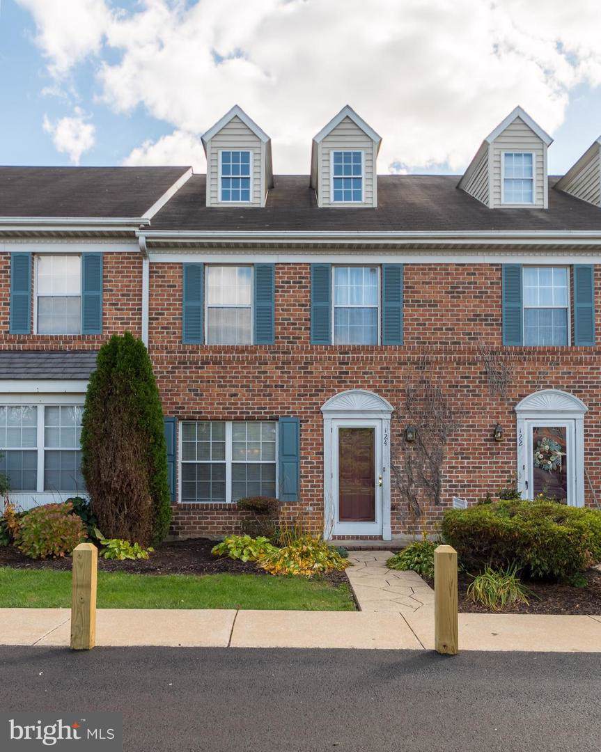 124 Delancy Place - Photo 1