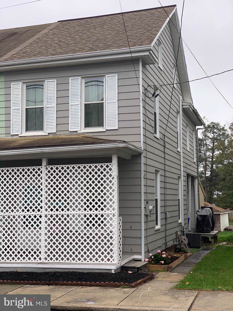 127 Railroad Street - Photo 1