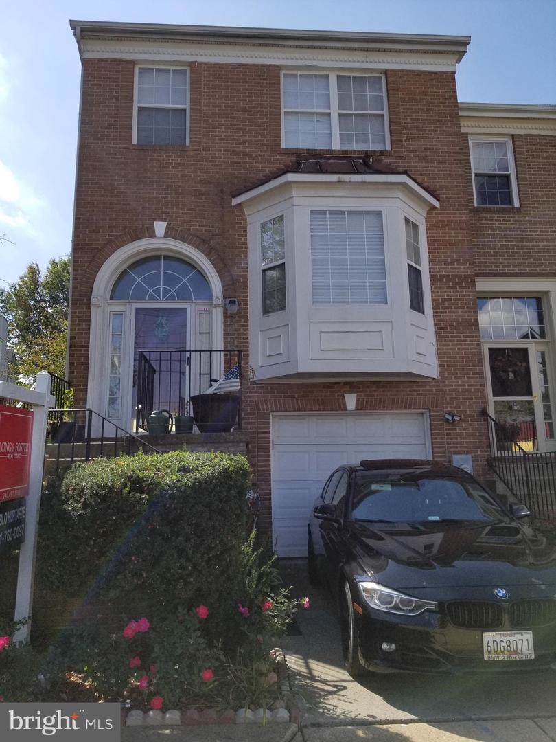8100 Castlebury Terrace - Photo 1