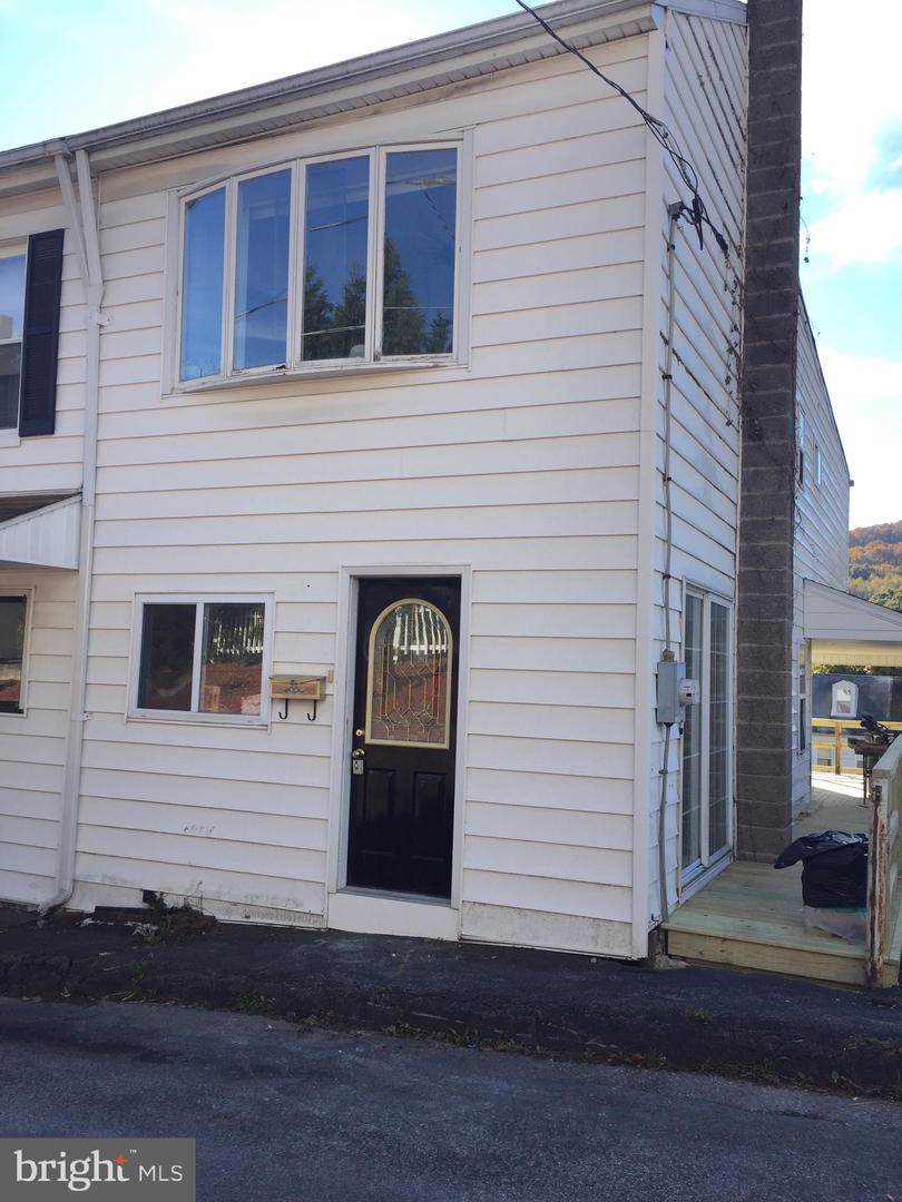 1312 Arch Street - Photo 1