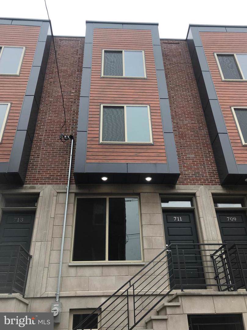 711 Emily Street - Photo 1