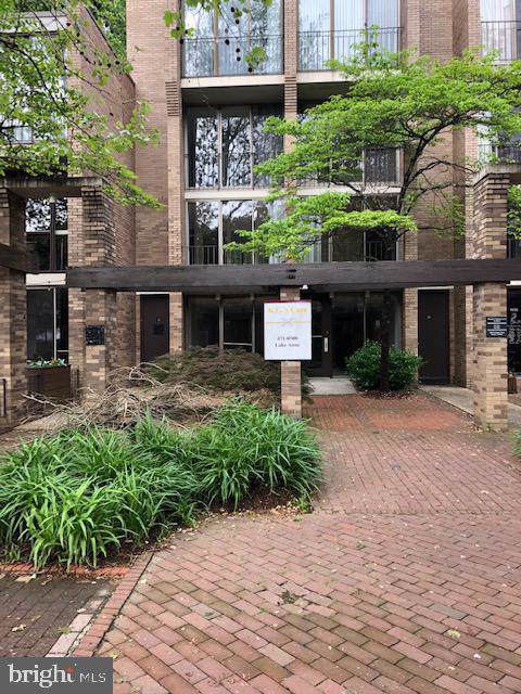 1608 Washington Plaza - Photo 1