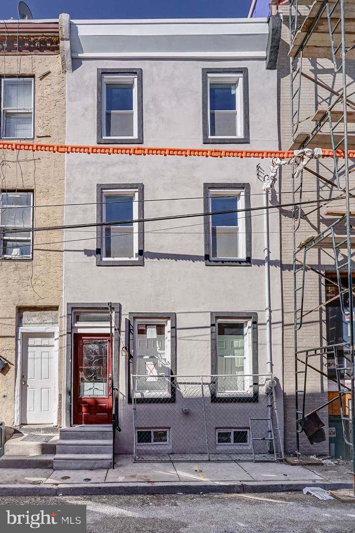 1714 Waterloo Street - Photo 1