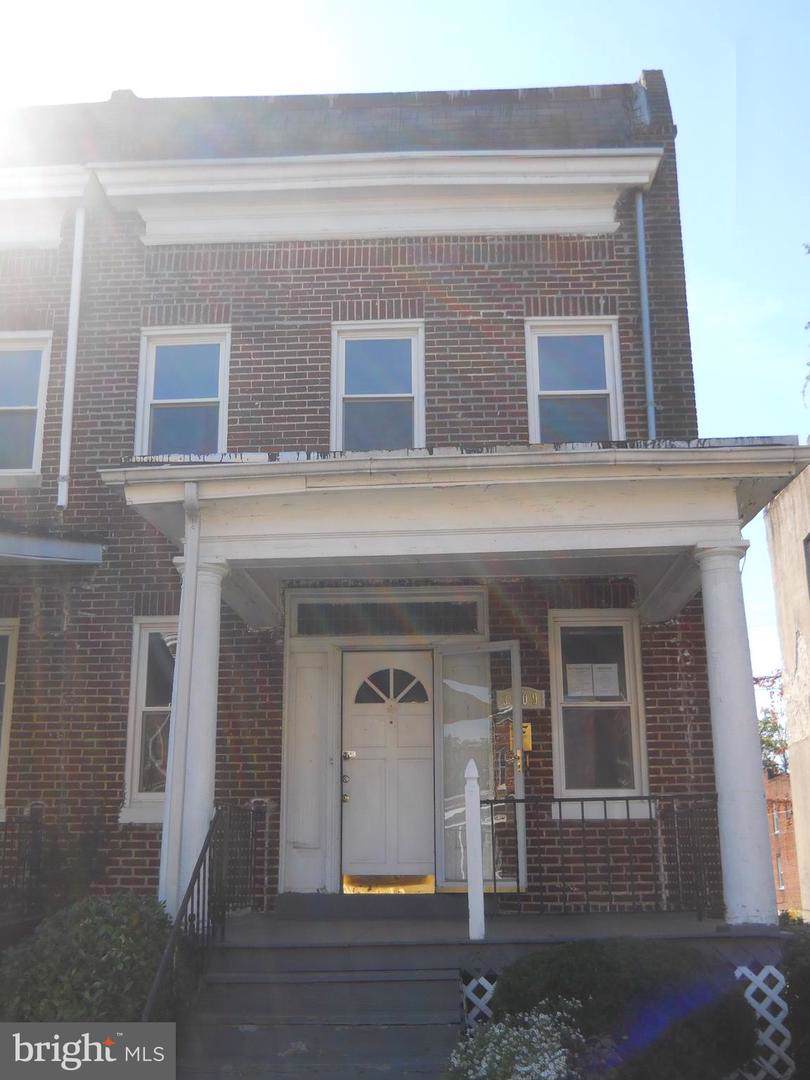 3909 Ridgewood Avenue - Photo 1