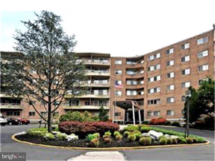100 West Avenue - Photo 1