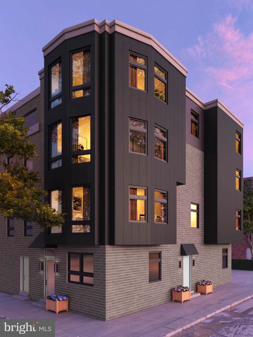 1526 Catharine Street - Photo 1