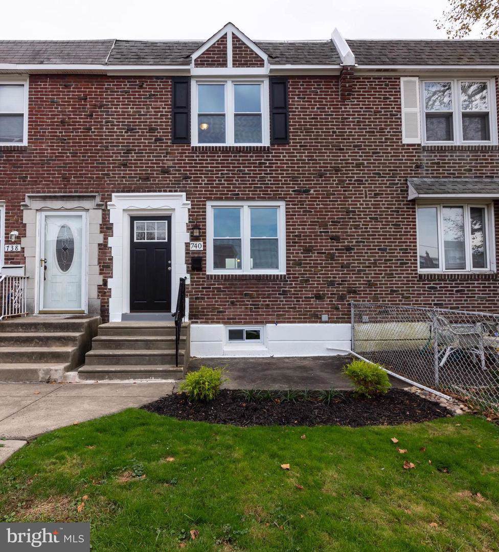 740 Rively Avenue - Photo 1