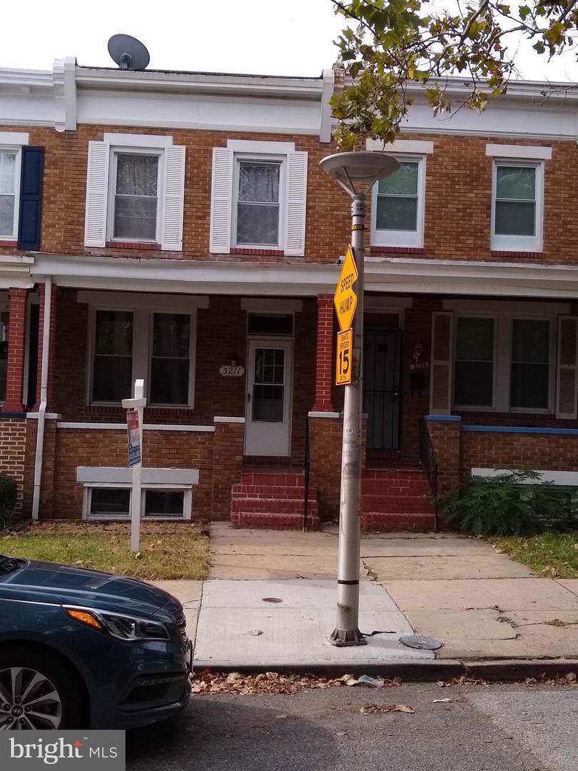 3211 Chesterfield Avenue - Photo 1