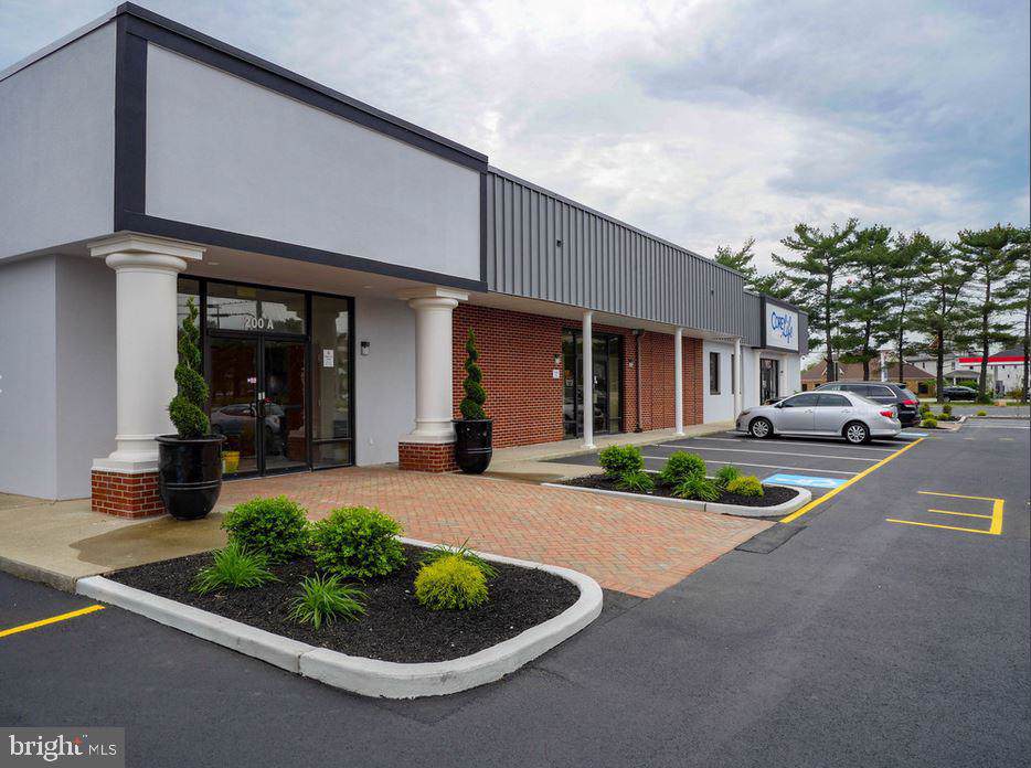 200 Vine Street - Photo 1