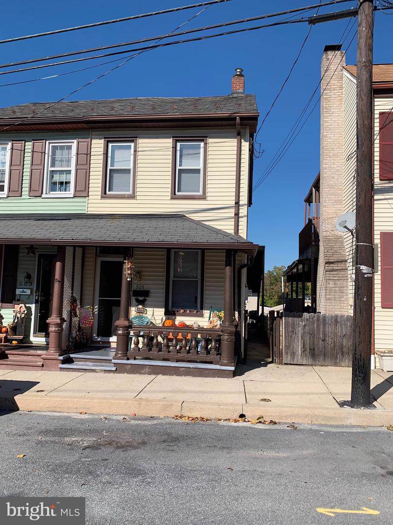 505 Manor Street - Photo 1