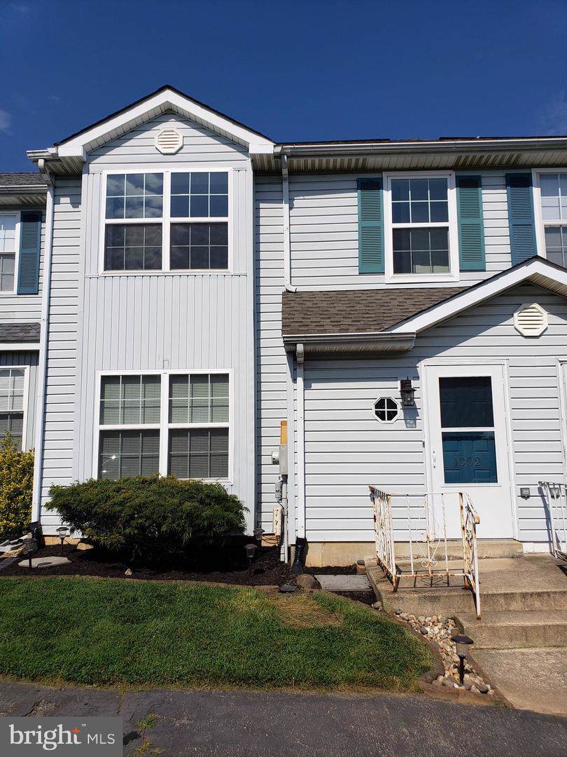 1002 9TH Street - Photo 1