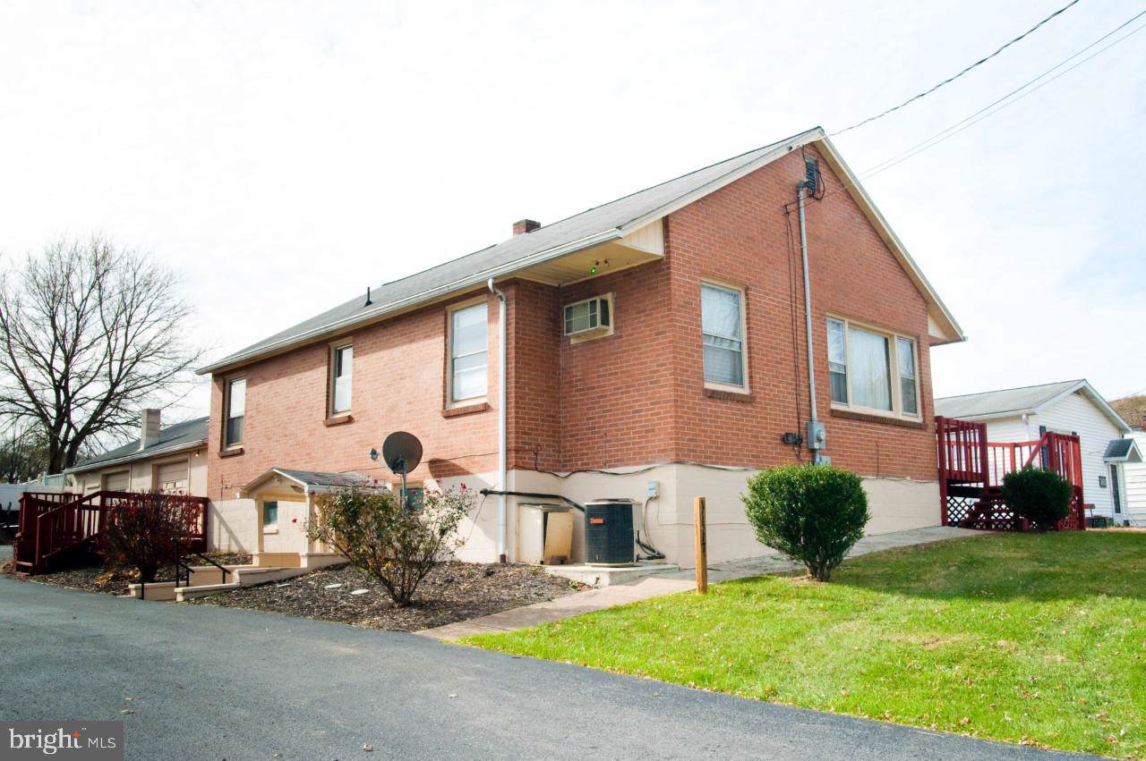 11517 Bank Avenue - Photo 1