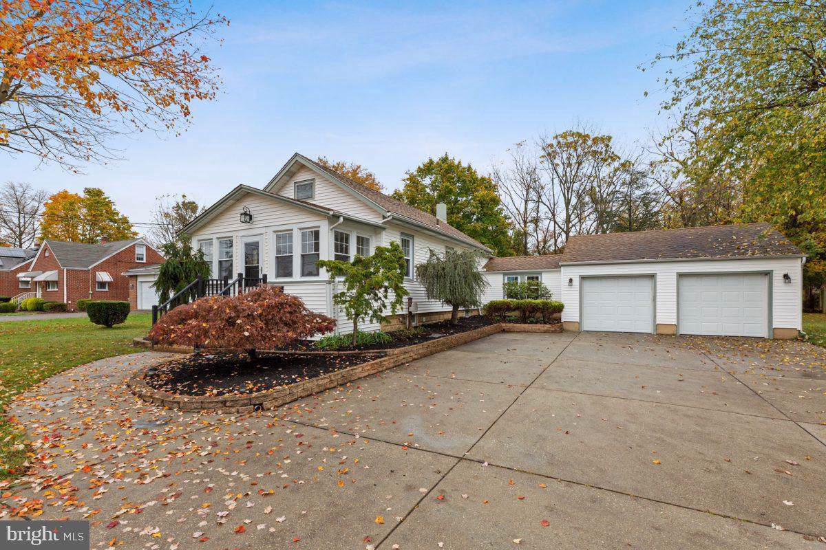 17 Franklin Avenue - Photo 1