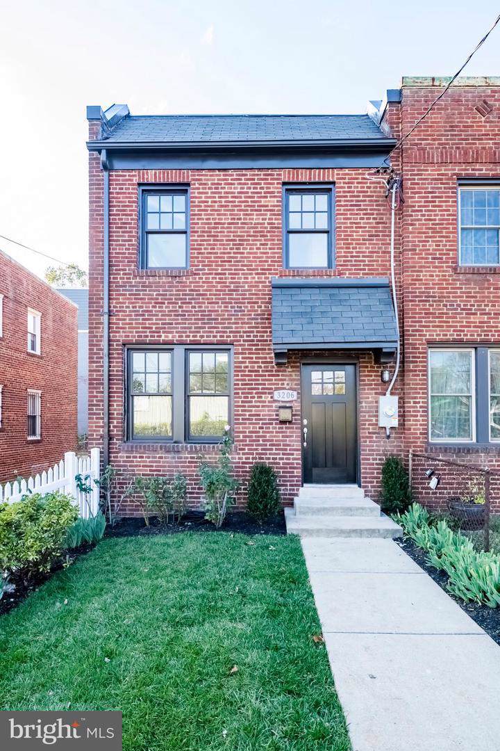 3206 8TH Street - Photo 1