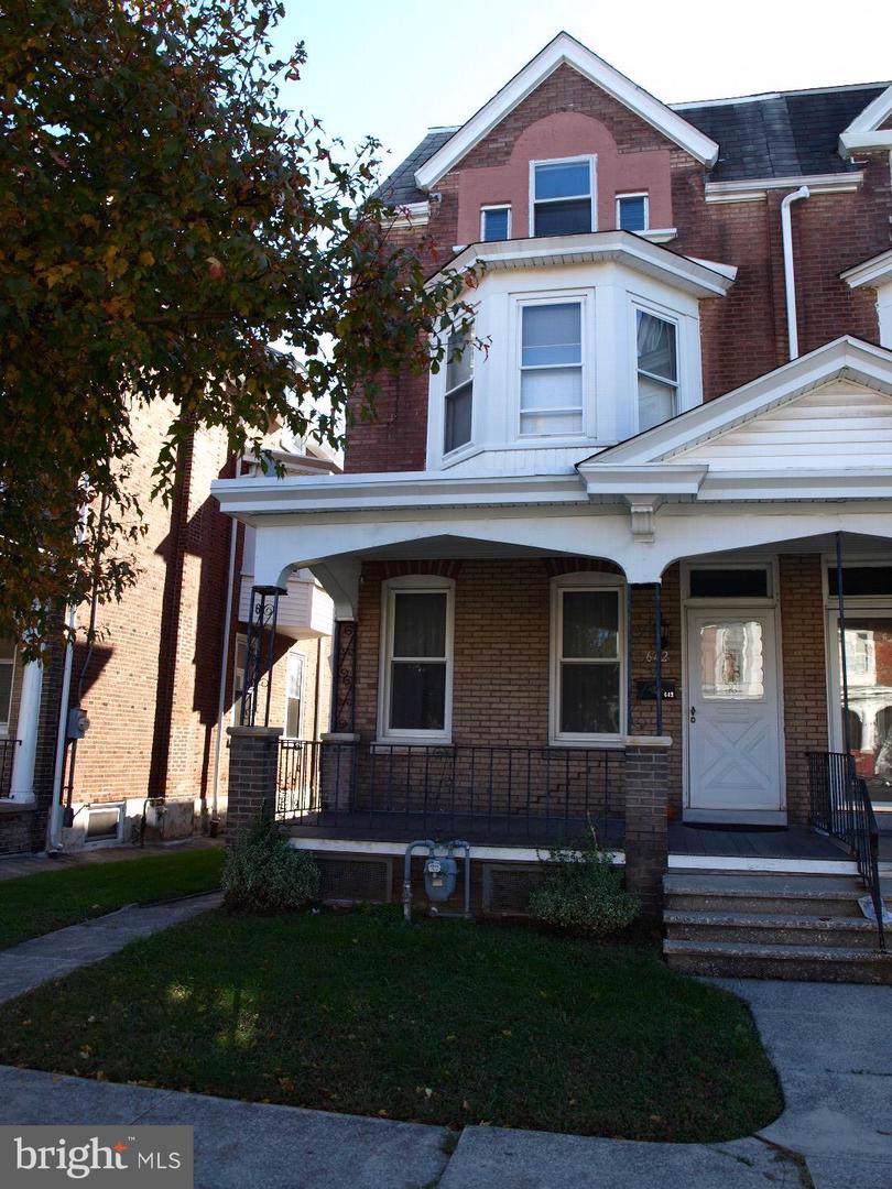 642 Stanbridge Street - Photo 1