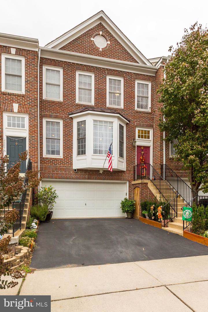 26073 Nimbleton Square - Photo 1