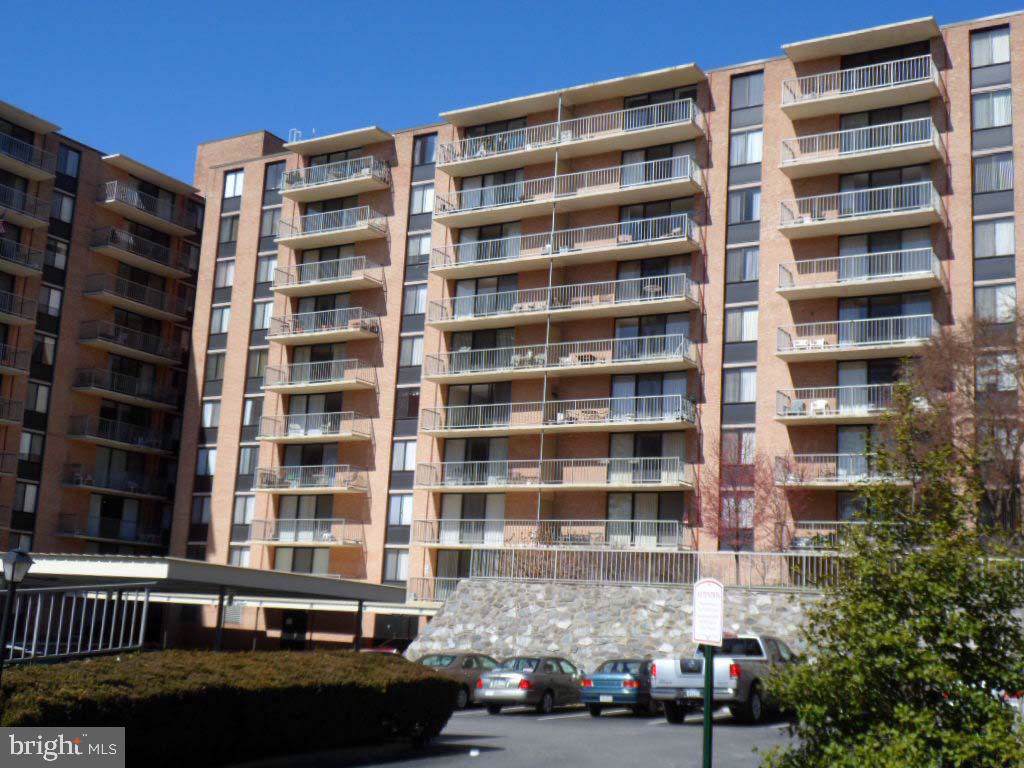 801 Yale Avenue - Photo 1