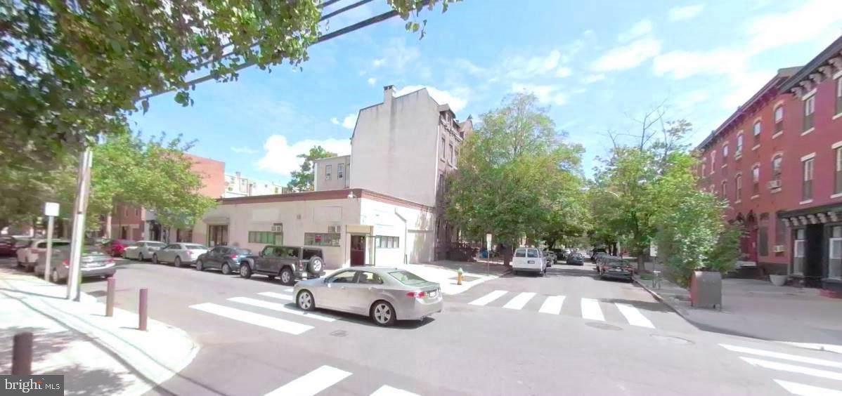 1921 Green Street - Photo 1