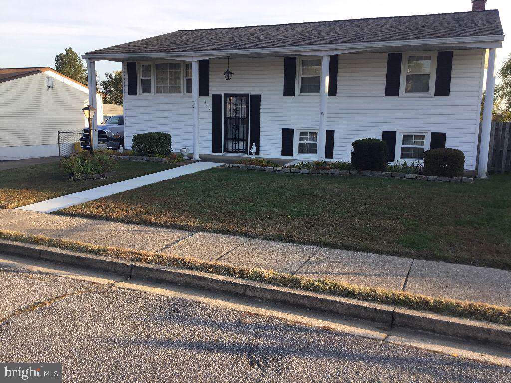 895 Laurie Lane - Photo 1