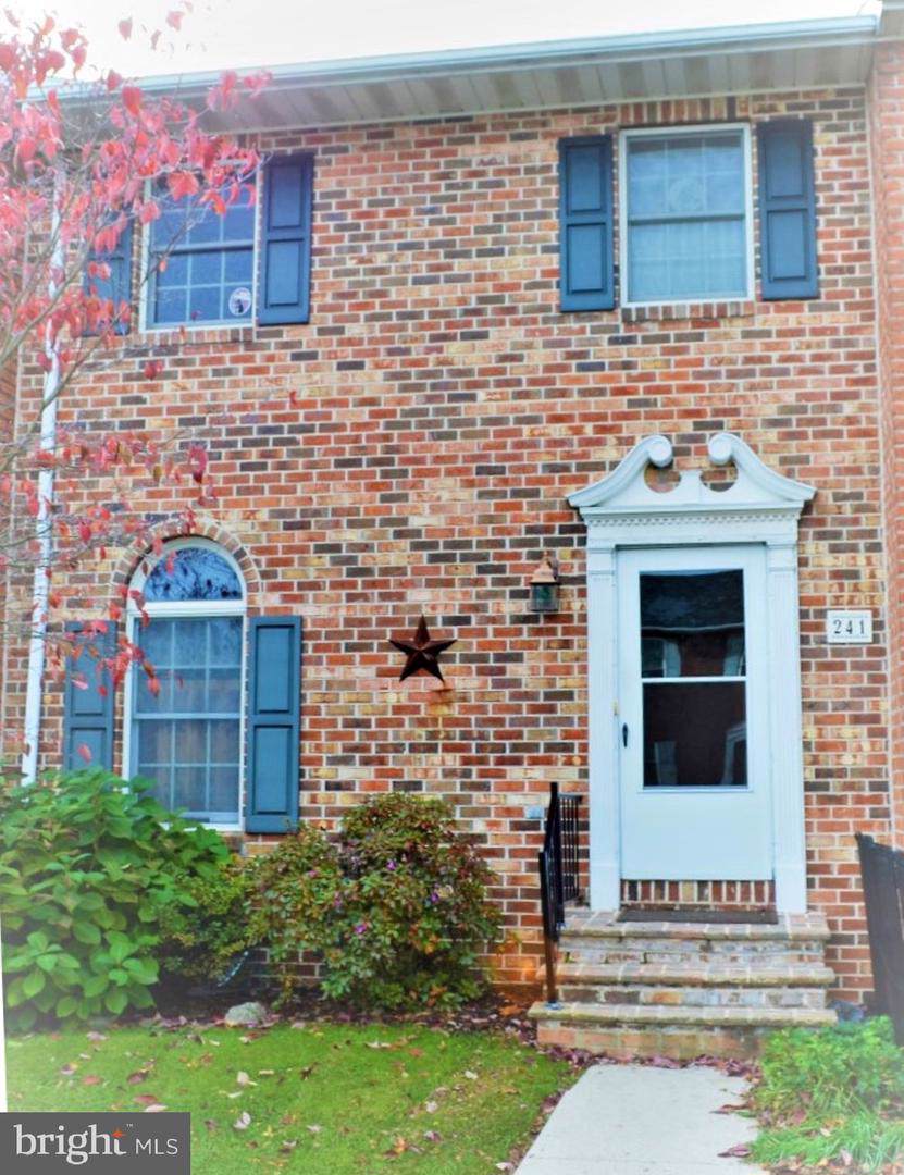 241 Georgetown Court - Photo 1