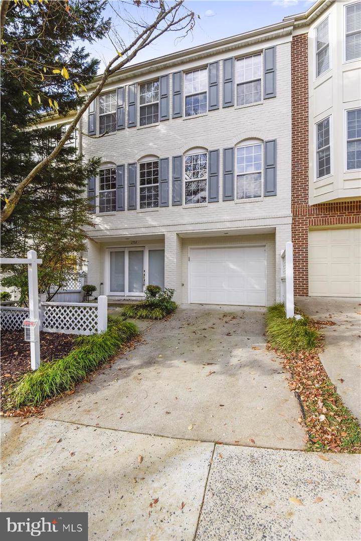 2702 Chanbourne Way - Photo 1