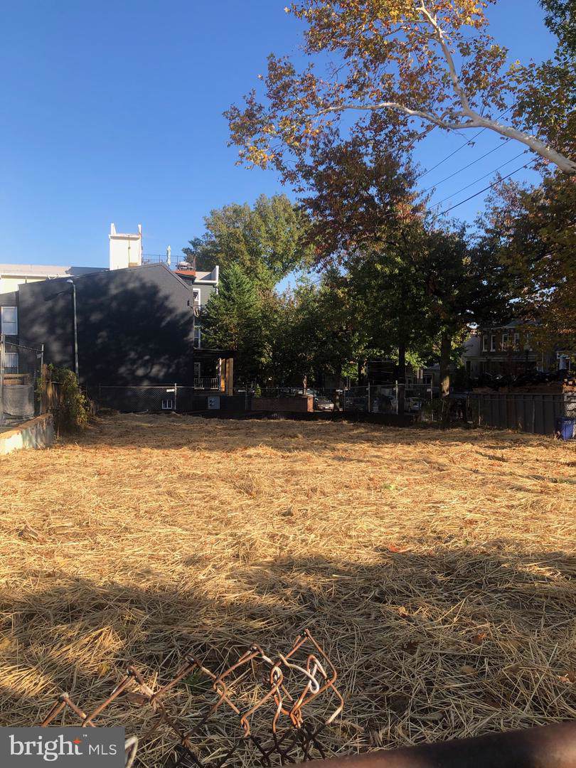 5401 8TH Street - Photo 1