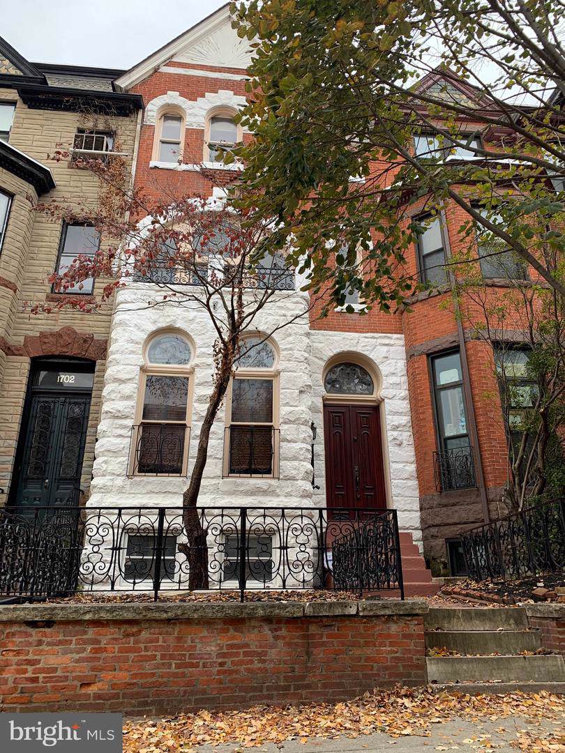1704 Linden Avenue - Photo 1