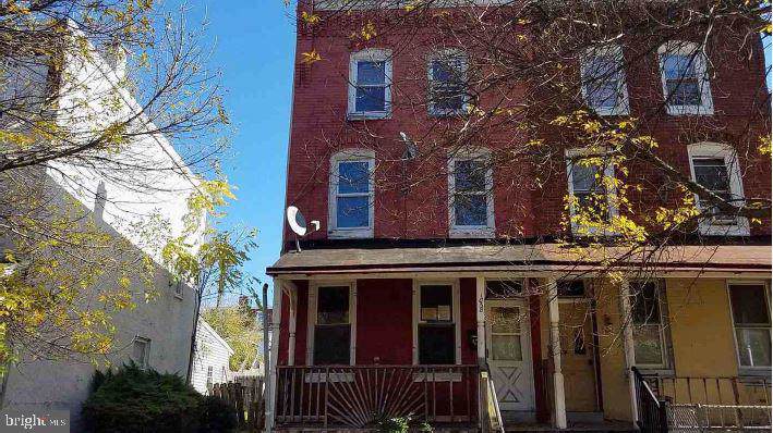 1038 Cherry Street - Photo 1