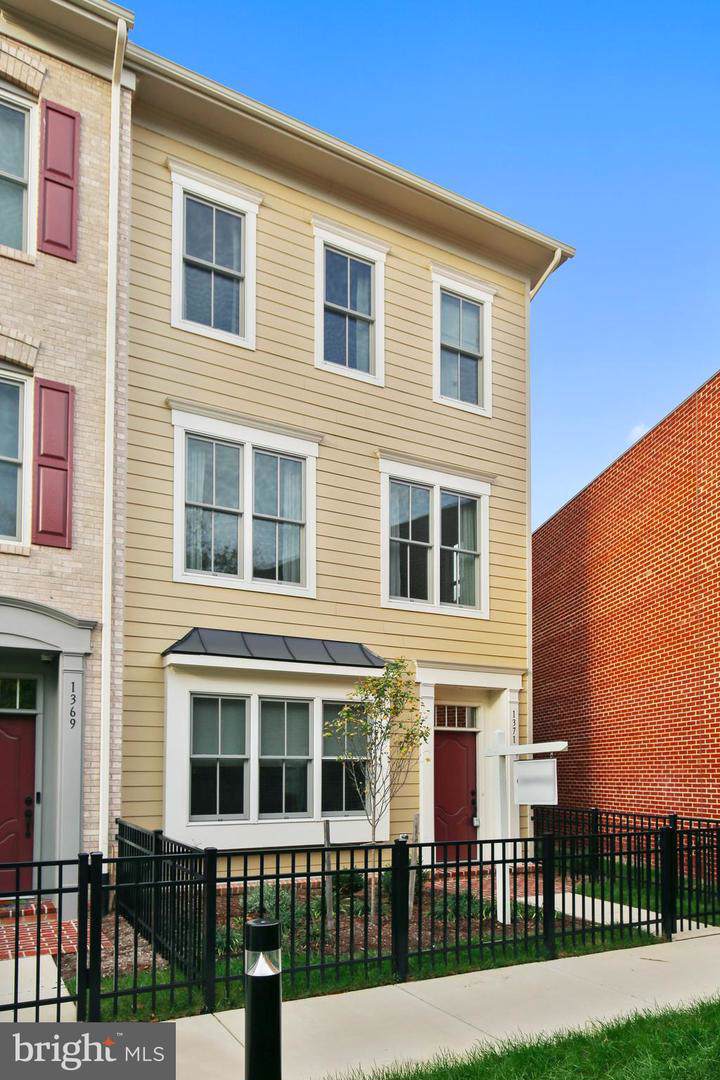 1371 Powhatan Street - Photo 1