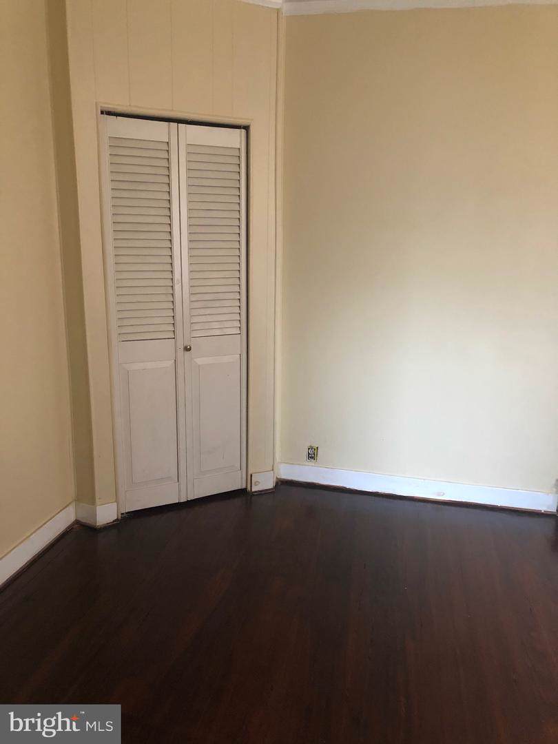 2910 Erdman Avenue - Photo 1