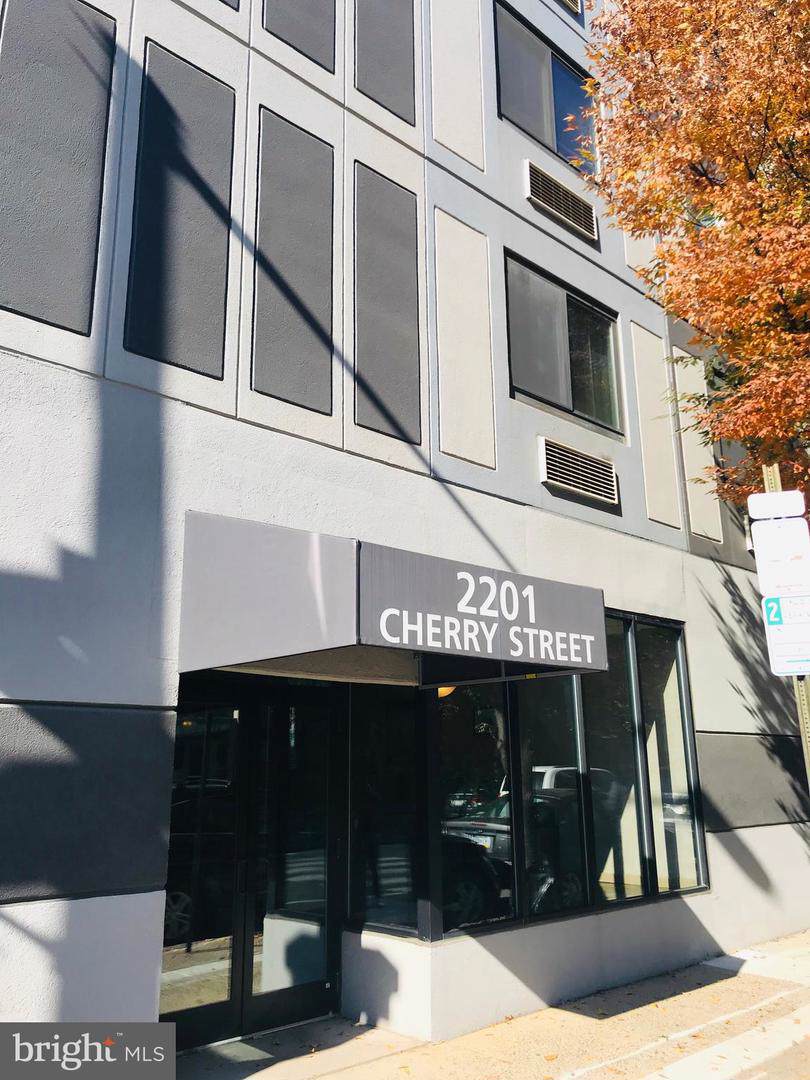 2201 Cherry Street - Photo 1