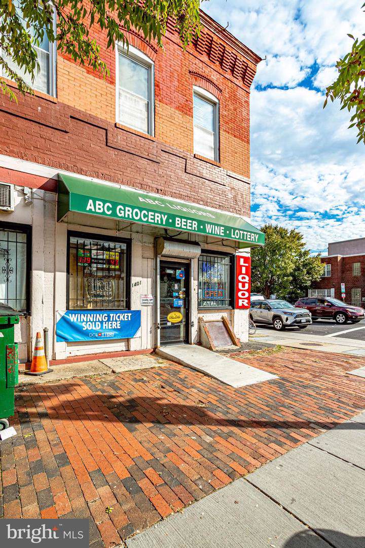 1401 6TH Street - Photo 1