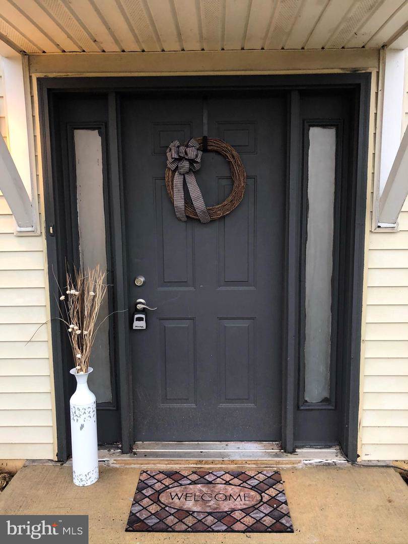 106 Stephanie Lane - Photo 1