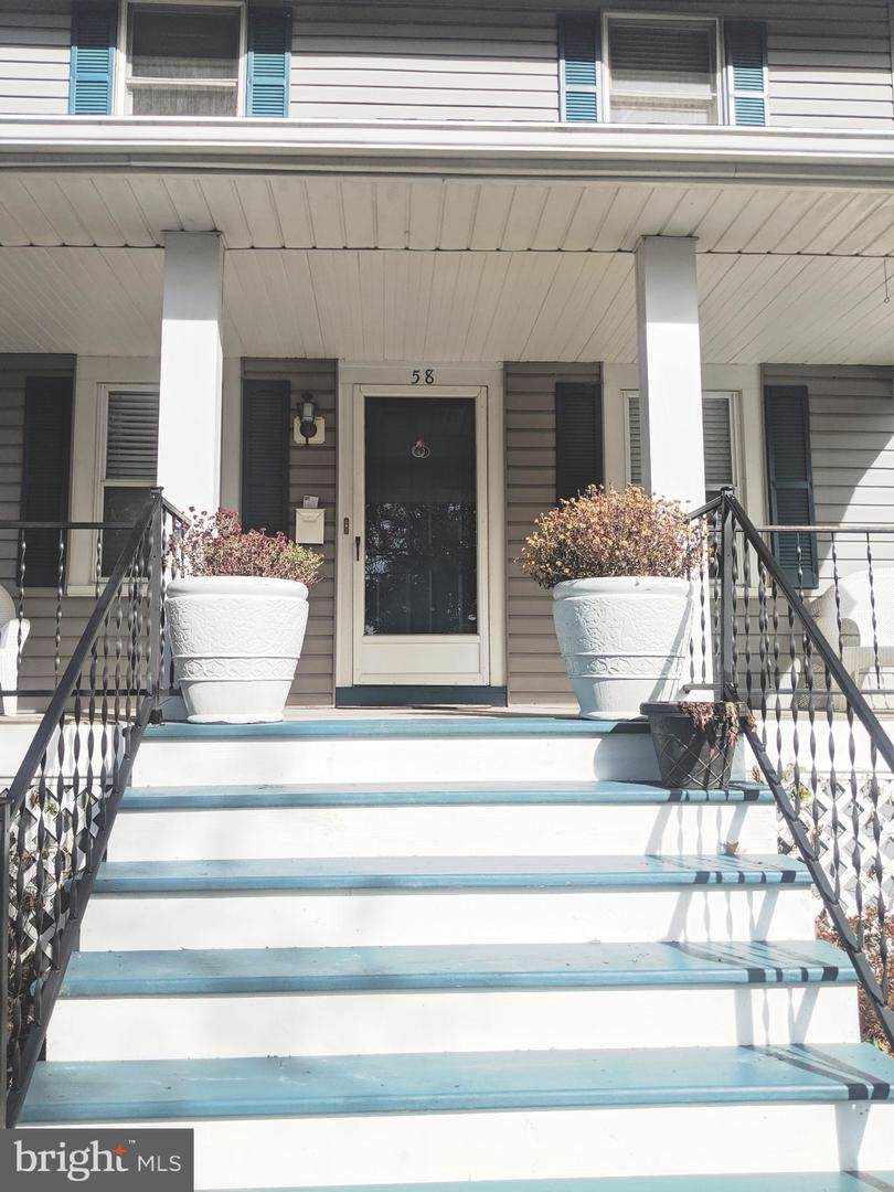 58 Dubois Avenue - Photo 1