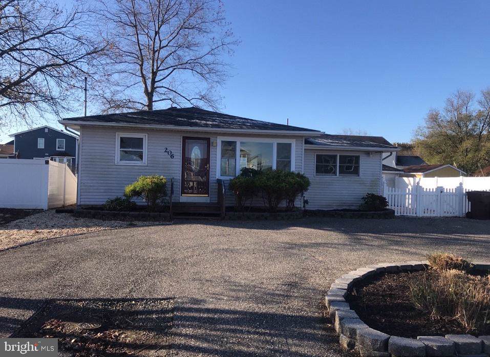 206 Teakwood Drive - Photo 1