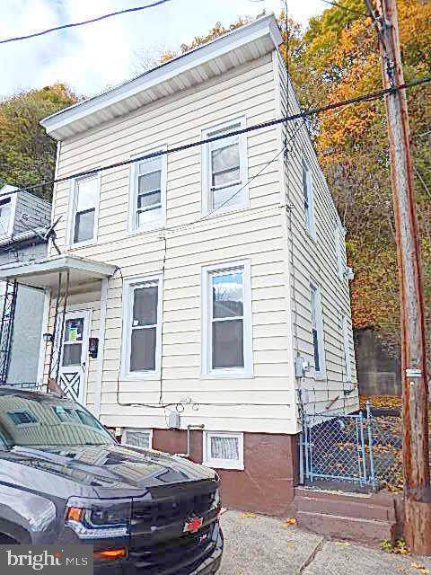 624 Arch Street - Photo 1