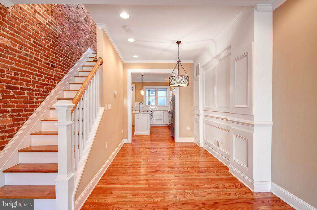 143 Kenwood Avenue - Photo 1