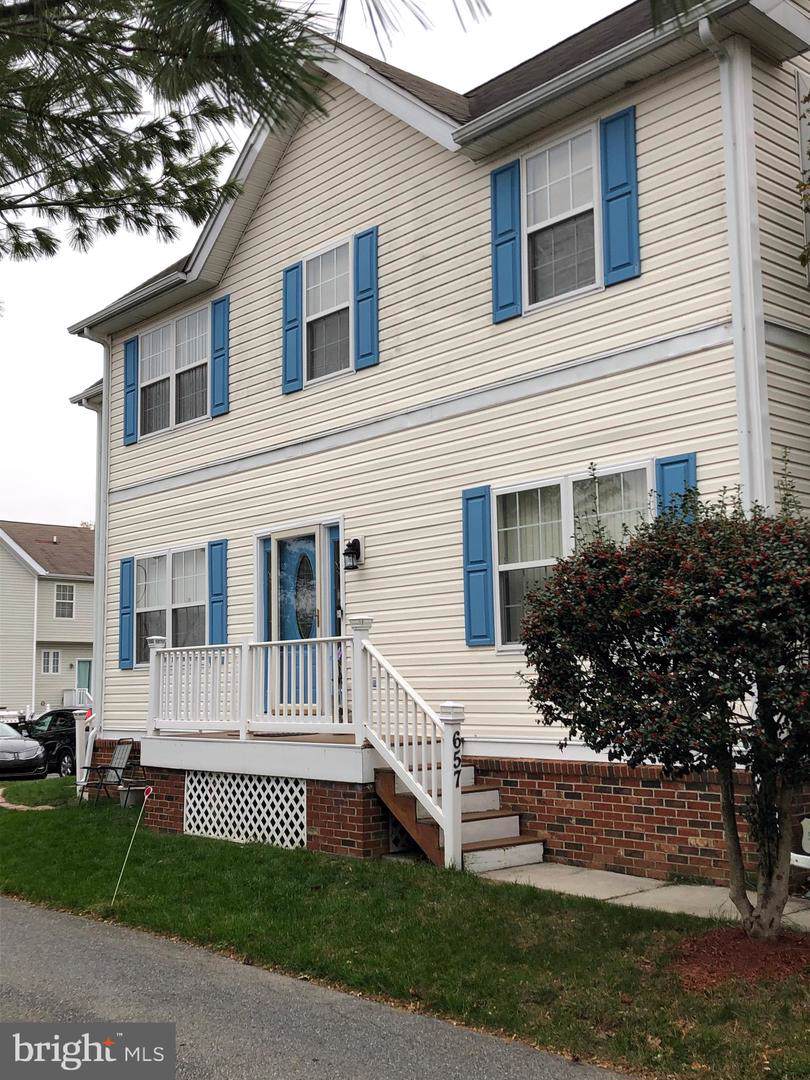 657 Vista Avenue - Photo 1