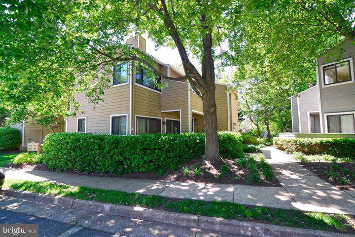 11011-B Villaridge Court - Photo 1