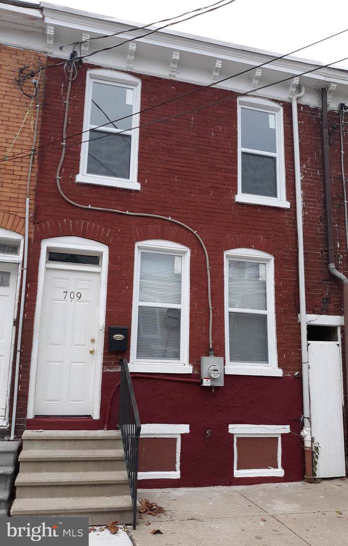 709 6TH Street - Photo 1