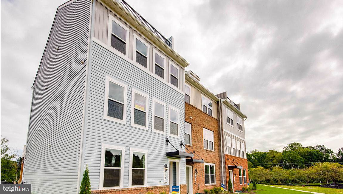 408 Lightship Landing Way - Photo 1