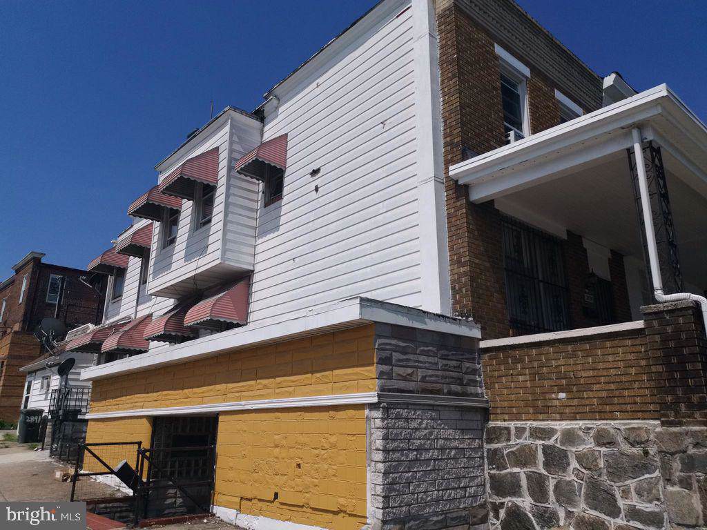 2891 Pelham Avenue - Photo 1